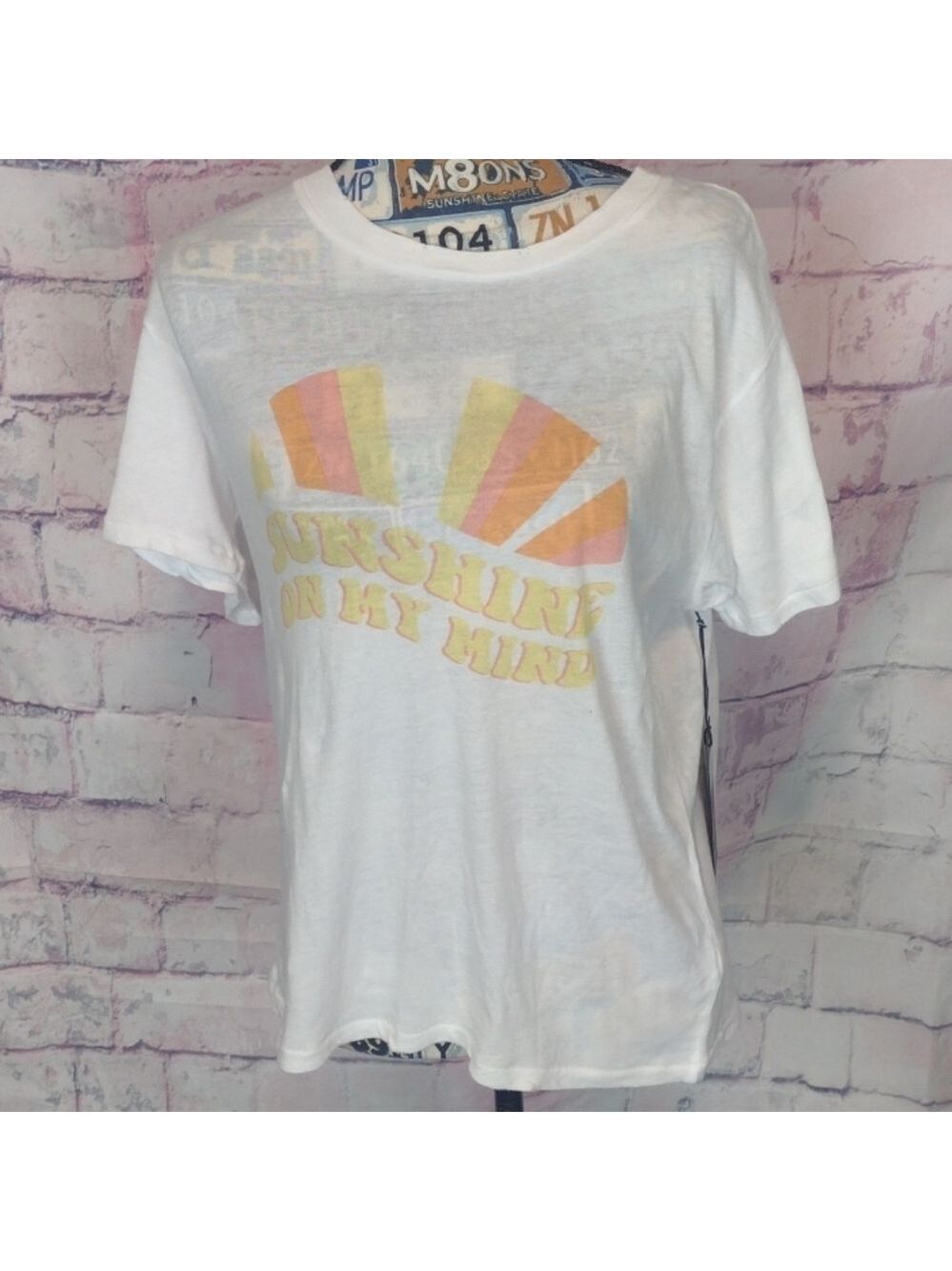 Wildfox sunshine on my mind tee size medium